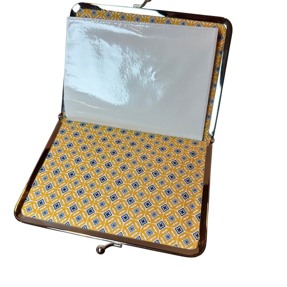 RETIRED Vera Bradley Americana Red wallet & Riveira Blue kiss lock photo album. - Picture 3 of 9